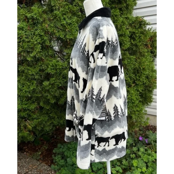 🎁🆕 Unisex-Oversized, or not-comfy soft fleece cardigan w/Canadian wildlife - Picture 11 of 16